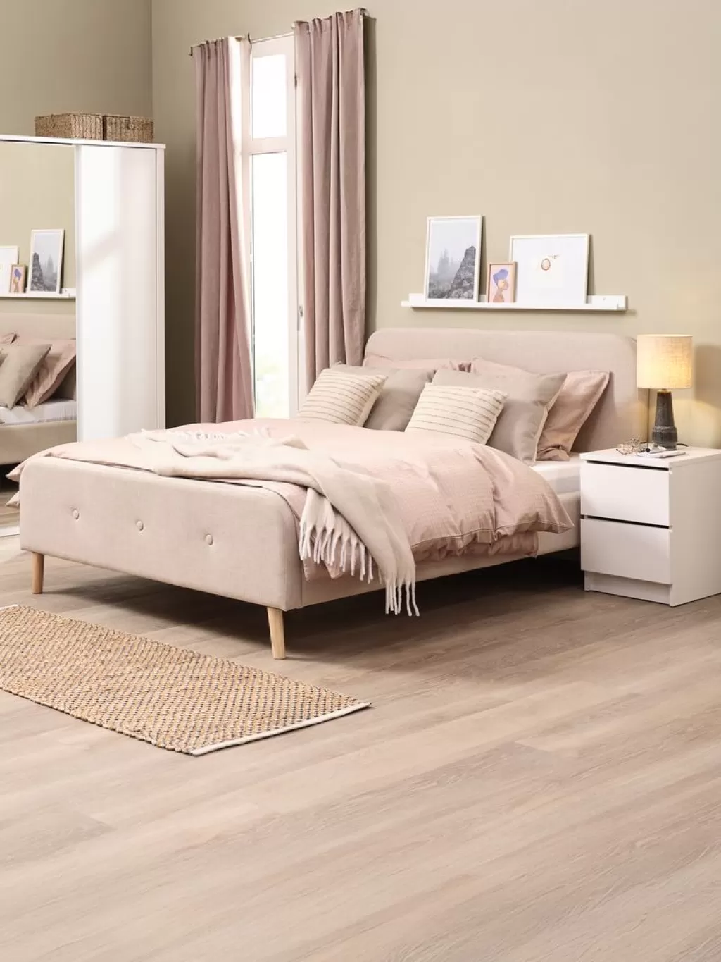 New KONGSBERG Bettgestell 140x200 Stoff Beige